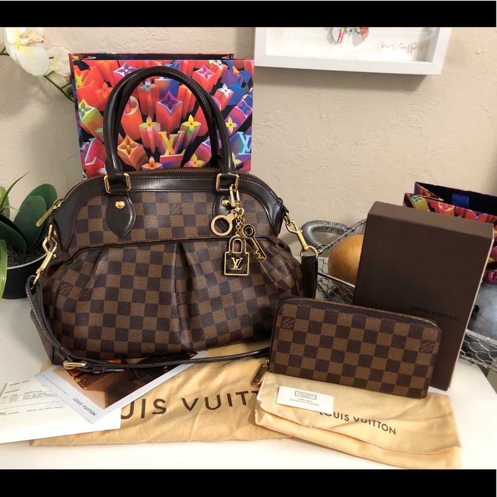 AUTH LOUIS VUITTON Damier Canvas Trevi PM Bag RARE